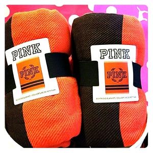 2 VS PINK BOYFRIEND BLANKETS (Orange / black)